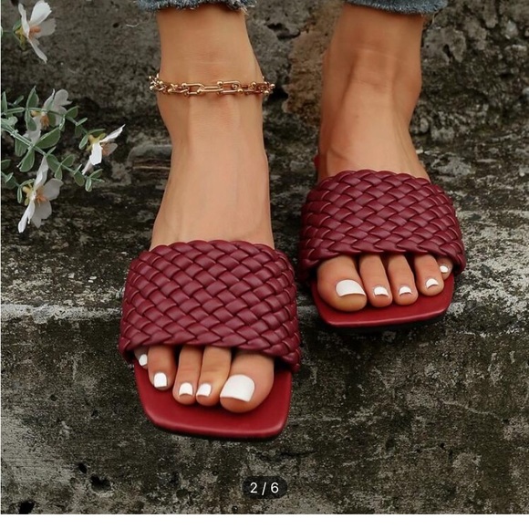 SHEIN Burgundy Woven Slide Sandals - Picture 2 of 5